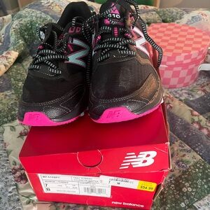 New Balance Tennis Shoes